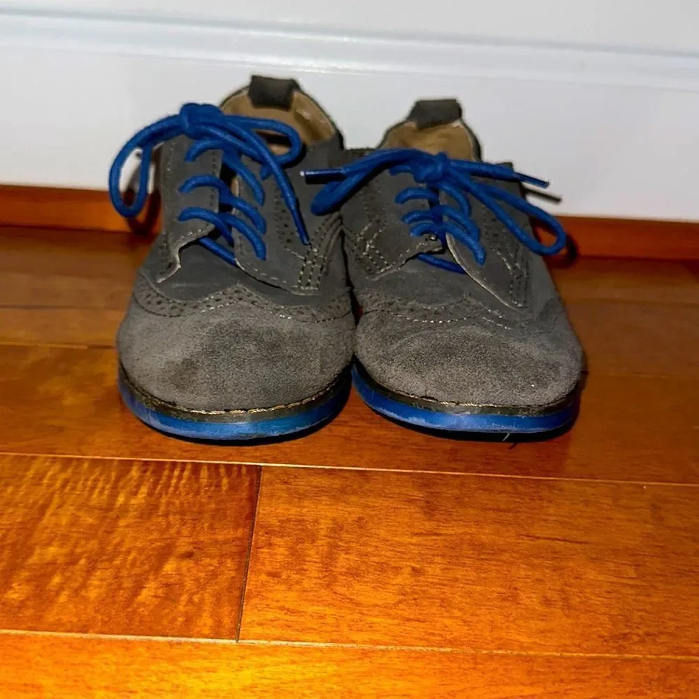 Gap Gray  Suede Oxfords Sz 2